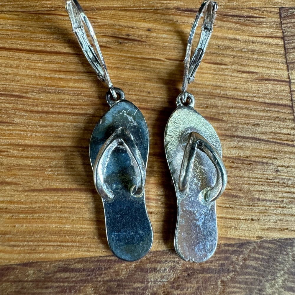 Silver flip flop earrings